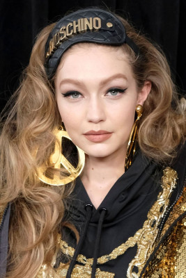 Gigi Hadid – Moschino x H&amp;M Fashion Show in NYC