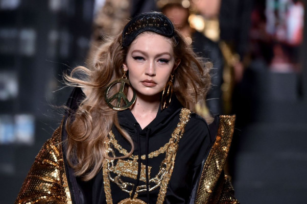 Gigi Hadid – Moschino x H&amp;M Fashion Show in NYC