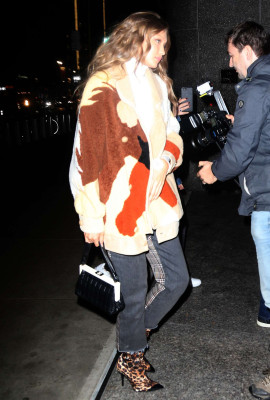 Gigi Hadid – Victoria’s Secret office in New York
