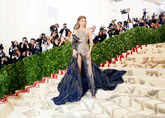 Gigi Hadid – MET Gala 2018