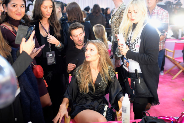 Gigi Hadid – Victoria’s Secret Fashion Show Backstage 2018