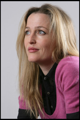 Gillian Anderson pic #350922