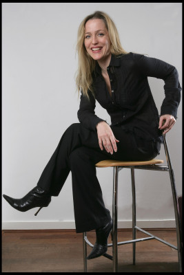 Gillian Anderson pic #350919