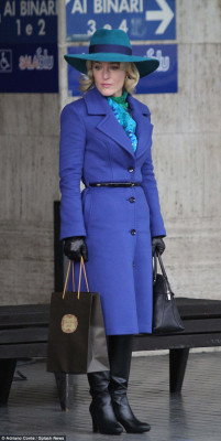 Gillian Anderson pic #783078