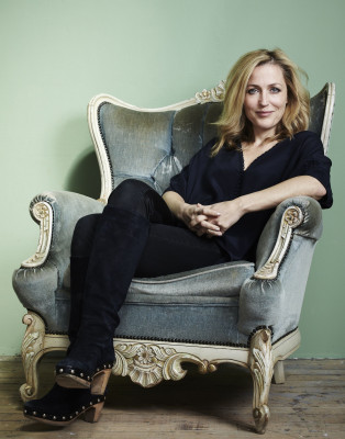 Gillian Anderson pic #584629