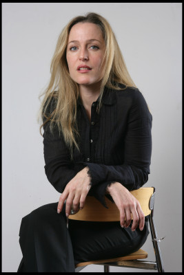 Gillian Anderson pic #661799