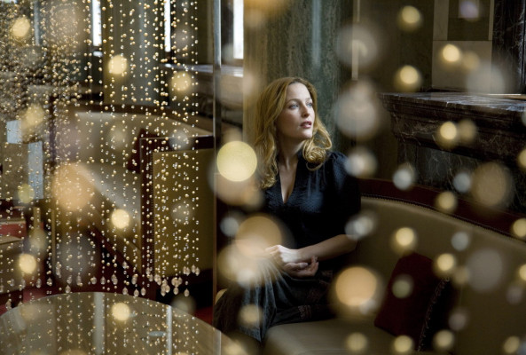 Gillian Anderson pic #230531