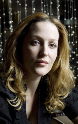 Gillian Anderson pic #256098