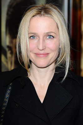 Gillian Anderson pic #370110
