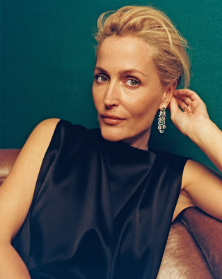 Gillian Anderson by Charlotte Hadden for InStyle || March 2021