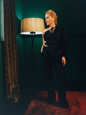 Gillian Anderson by Charlotte Hadden for InStyle || March 2021