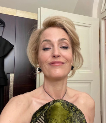 Gillian Anderson - 78th Annual Golden Globe Awards | Feb 28, 2021