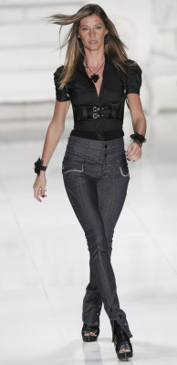 Gisele Bundchen pic #130002