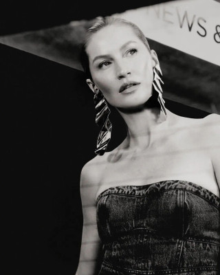 Gisele Bundchen for COLCCI campaign