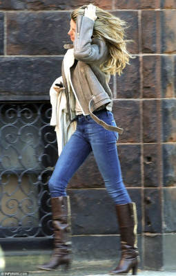 Gisele Bundchen pic #683785