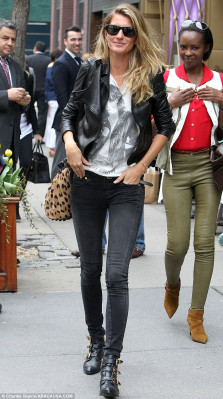 Gisele Bundchen pic #720540