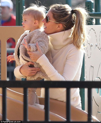 Gisele Bundchen pic #723272