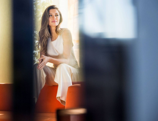 Gisele Bündchen and Chiara Ferragni – Spring Summer 2018 Intimissimi Campaign