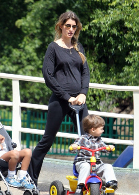 Gisele Bundchen pic #521805