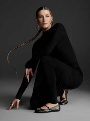 Gisele Bundchen for Arezzo