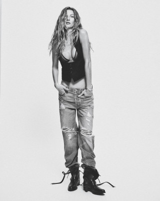 Gisele Bundchen ~ Elle France 08/31/2023 by Chris Colls