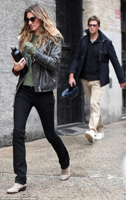 Gisele Bundchen pic #1046626