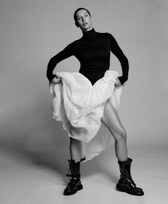 Gisele Bundchen ~ Elle France 08/31/2023 by Chris Colls