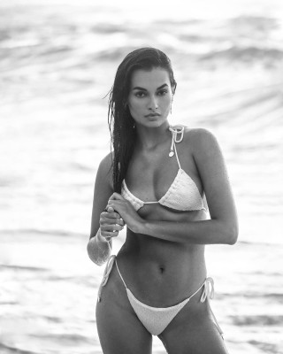 Gizele Oliveira by Matias Ternes