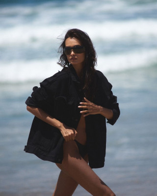 Gizele Oliveira from Ian Passmore