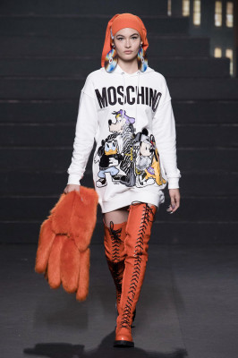 Grace Elizabeth - H&amp;M x Moschino Spring/Summer 2019 Fashion Show in New York