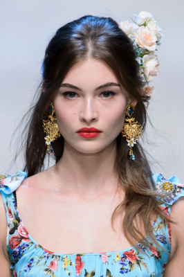 Grase Elisabeth - DOLCE&amp;GABANNA SPRING/SUMMER 2017-18 FASHION SHOW IN MILAN