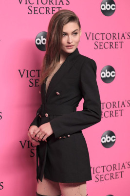 Grace Elizabeth – 2018 Victoria’s Secret Viewing Party in NYC