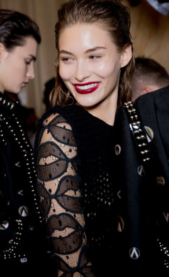 Grace Elizabeth - GIAMBATTISTA VALLI FALL/WINTER 2017 FASHION SHOW IN PARIS 