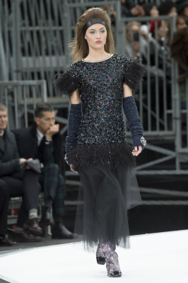 Grace Elisabeth - CHANEL AUTUMN/WINTER 2017 FASHION SHOW IN PARIS