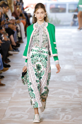 Grace Elisabeth - TORY BURCH SPRING/SUMMER 2017 FASHION SHOW IN NEW YORK