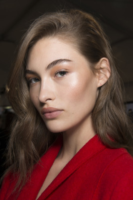 Grace Elizabeth - MAX MARA FALL/WINTER 2017 FASHION SHOW IN MILAN (BACKSTAGE)