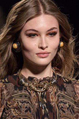 Grace Elizabeth - Etro Autumn/Winter 2018 Fashion Show in Milan
