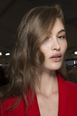 Grace Elizabeth - MAX MARA FALL/WINTER 2017 FASHION SHOW IN MILAN (BACKSTAGE)