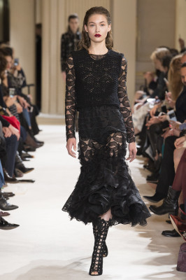 Grace Elizabeth - GIAMBATTISTA VALLI FALL/WINTER 2017 FASHION SHOW IN PARIS 