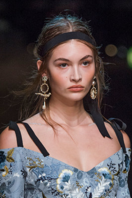 Grace Elisabeth - ERDEM SPRING/SUMMER 2017 FASHION SHOW IN LONDON