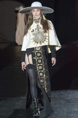 Grace Elizabeth - Fausto Puglisi Autumn/Winter 2018 Fashion Show in Milan