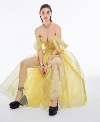 Grace Elizabeth by Sølve Sundsbø for US Elle (February 2022)