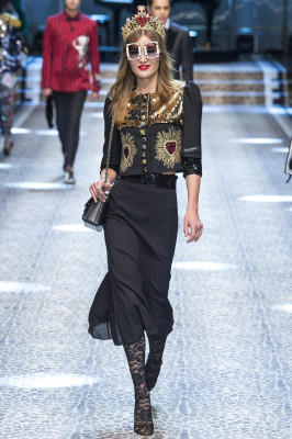 Grase Elisabeth - DOLCE&amp;GABANNA AUTUMN/WINTER 2017-18 FASHION SHOW IN MILAN