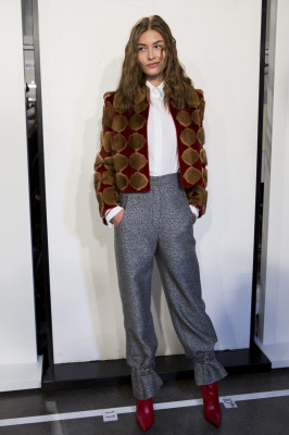 Grace Elisabeth - FENDI AUTUMN/WINTER 2017 FASHION SHOW IN MILAN