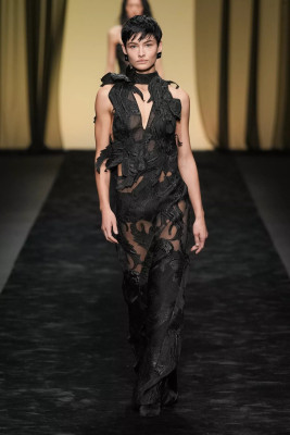 Grace Elizabeth for Alberta Ferretti FALL 2023 READY-TO-WEAR 