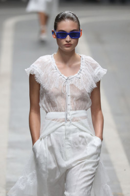 Grace Elizabeth - Off White Spring/Summer 2019 Fashion Show in 