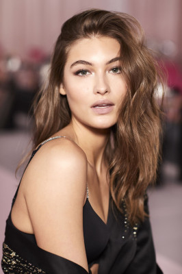 Grace Elizabeth – New Angel Nomination Pics by Victoria’s Secret, April 2019