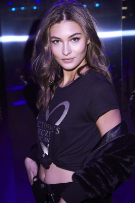 Grace Elizabeth – New Angel Nomination Pics by Victoria’s Secret, April 2019