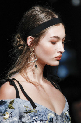 Grace Elisabeth - ERDEM SPRING/SUMMER 2017 FASHION SHOW IN LONDON