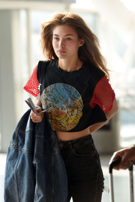Grace Elizabeth - Arrives at JFK airport in New York